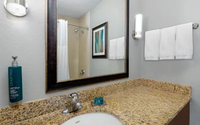 Photo 5 - DoubleTree by Hilton Hotel West Palm Beach Airport