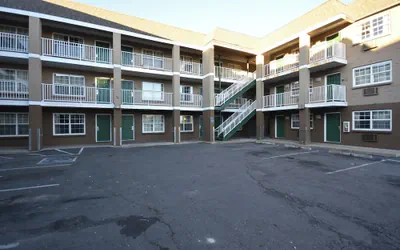 HomeTowne Studios by Red Roof Denver - Lakewood West