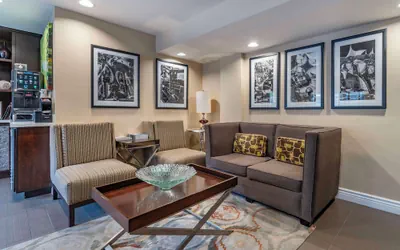 Photo 4 - Best Western Carmel's Town House Lodge
