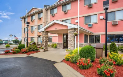 Photo 2 - Quality Inn Cedar Rapids South