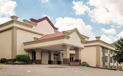 Photo 2 - Days Inn by Wyndham Williamsport
