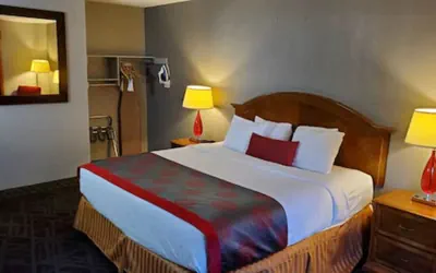 Photo 4 - Ramada by Wyndham Barstow