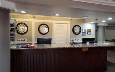 Photo 2 - Ramada by Wyndham Barstow