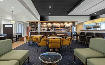 Photo 2 - Courtyard by Marriott Chicago O'Hare