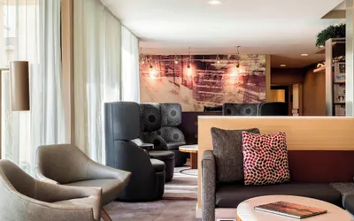 Photo 3 - Courtyard by Marriott Chicago O'Hare