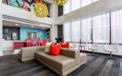 Photo 3 - Comfort Inn & Suites Baltimore Inner Harbor