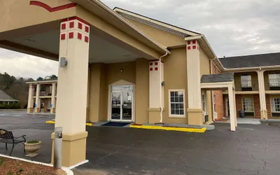 Photo 2 - Super 8 by Wyndham Covington