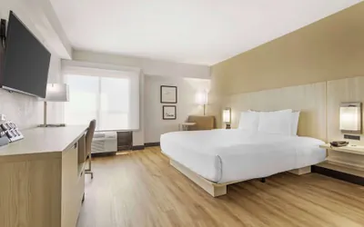 Photo 5 - Best Western Plus Sugar Land/Stafford