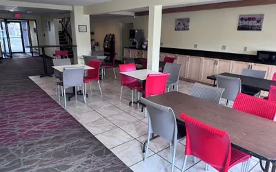 Photo 5 - Budget Inn