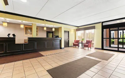Photo 3 - Comfort Inn Lehigh Valley West - Allentown