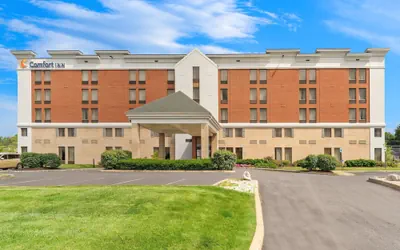 Photo 2 - Comfort Inn Lehigh Valley West - Allentown