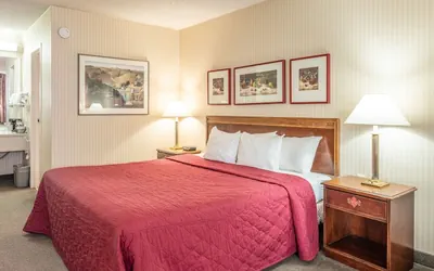 Photo 4 - University Place Hotel & Conference Center