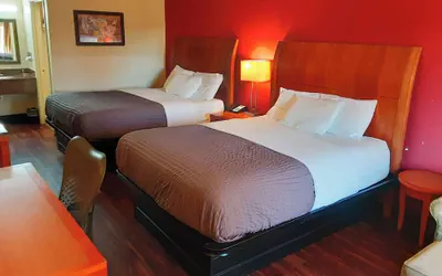 Photo 5 - Econo Lodge Inn & Suites Griffin North