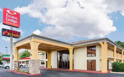 Photo 2 - Econo Lodge Inn & Suites Griffin North
