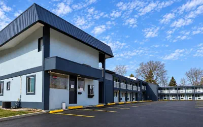 Photo 2 - Richmond Inn & Suites Near Dayton I-70
