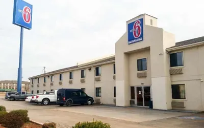 Photo 2 - Motel 6 Elk City, OK