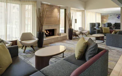 Photo 2 - Courtyard by Marriott Indianapolis Airport