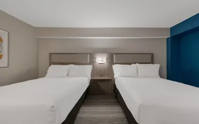 Photo 5 - Holiday Inn Express Hampton - Coliseum Central by IHG
