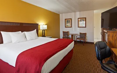Photo 2 - Best Western Paradise Inn & Resort