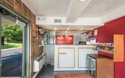 Photo 4 - Econo Lodge Kearney - Liberty