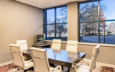 Photo 4 - Chicago Marriott Suites Deerfield