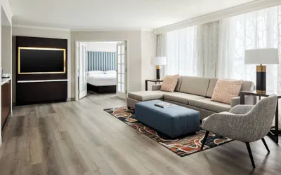 Photo 2 - Chicago Marriott Suites Deerfield