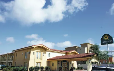 Photo 2 - La Quinta Inn by Wyndham Clute Lake Jackson