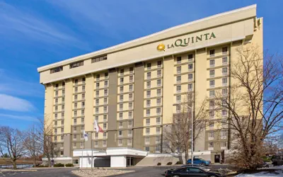Photo 2 - La Quinta Inn & Suites by Wyndham Springfield MA