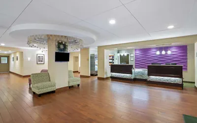 Photo 4 - La Quinta Inn & Suites by Wyndham Springfield MA