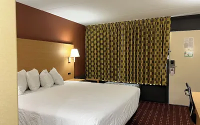 Photo 5 - Serenity Inn