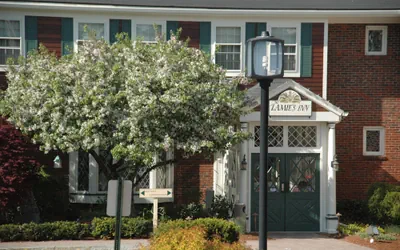 Photo 2 - Lamie's Inn and The Old Salt Restaurant