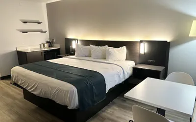 Photo 4 - Studio 6 Suites Louisville, KY – Airport/Expo Center