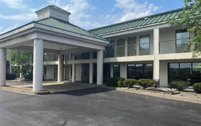 Photo 2 - Studio 6 Suites Louisville, KY – Airport/Expo Center