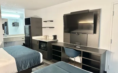 Photo 5 - Studio 6 Suites Louisville, KY – Airport/Expo Center