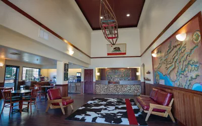 Photo 5 - The Redwood Riverwalk, A Boutique Hotel
