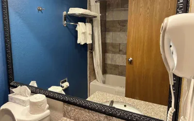 Photo 5 - Quality Inn & Suites Louisville East