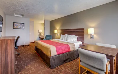 Photo 5 - Econo Lodge St George North - Near Pioneer Park
