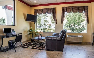 Photo 3 - Econo Lodge St George North - Near Pioneer Park