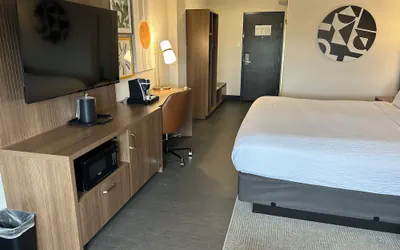 Photo 4 - Holiday Inn Niagara Falls State Park Entry by IHG