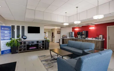 Photo 3 - SureStay Hotel by Best Western Higginsville
