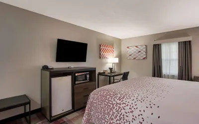 Photo 5 - SureStay Hotel by Best Western Higginsville