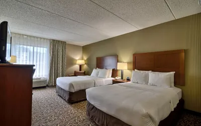 Photo 2 - Clarion Inn & Suites Cortland - University Area