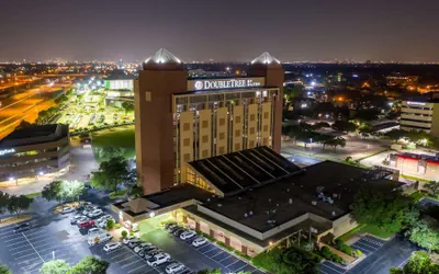 Photo 2 - DoubleTree by Hilton Dallas - Richardson