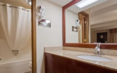 Photo 5 - Best Western Montis Inn