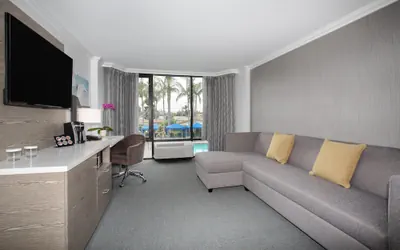 Photo 3 - Crowne Plaza Costa Mesa Orange County by IHG