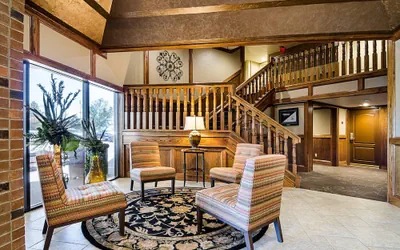 Photo 4 - Clarion Inn Garden City