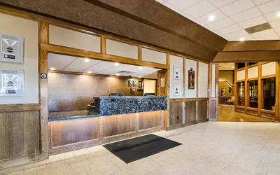 Photo 5 - Clarion Inn Garden City