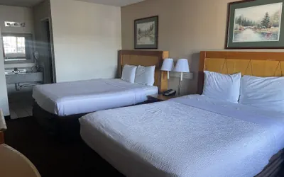 Photo 5 - Skyway Inn SeaTac