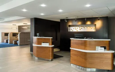 Photo 3 - Courtyard by Marriott Sacramento Airport Natomas