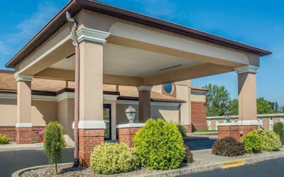 Photo 2 - Quality Inn